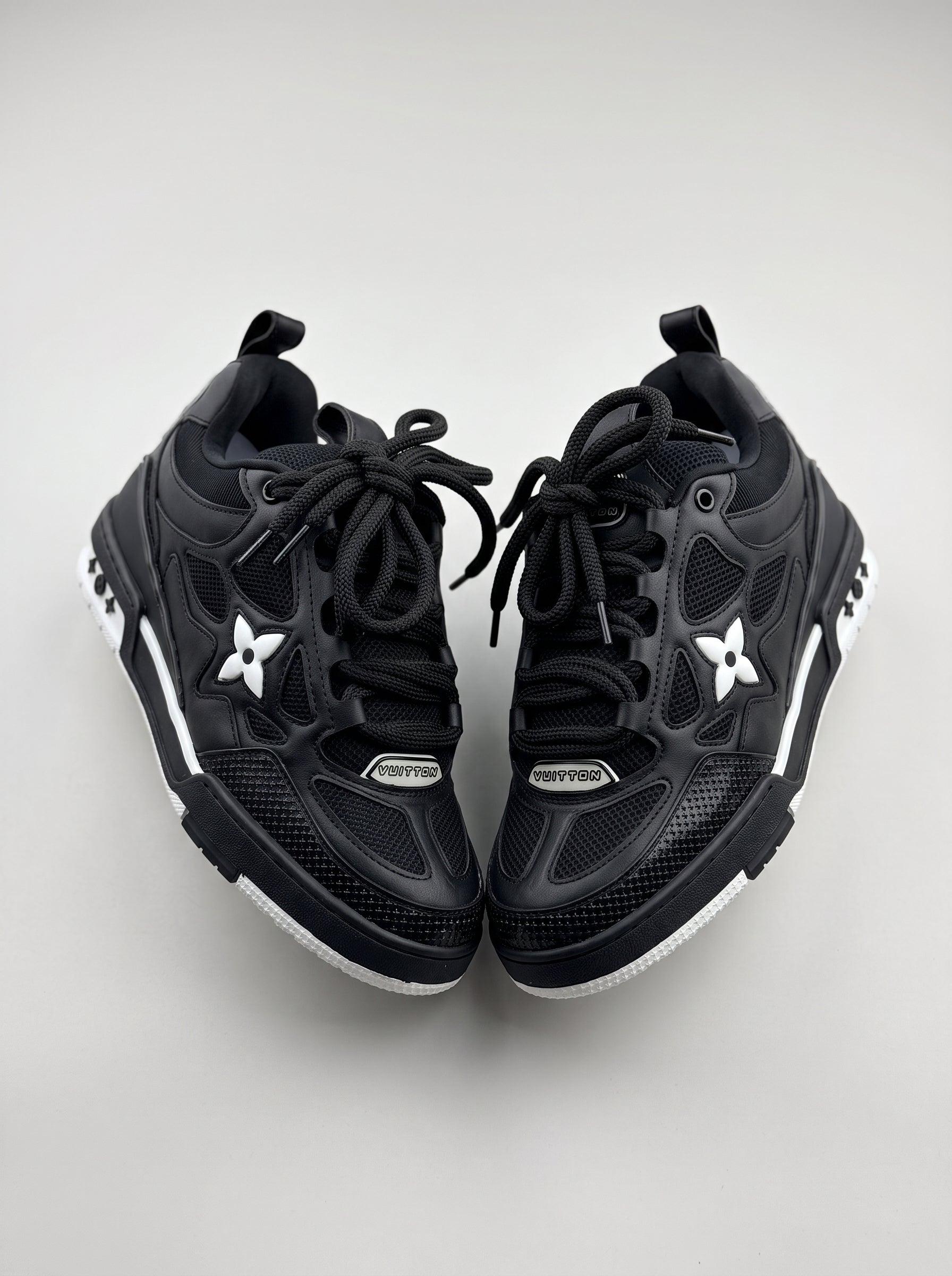 Tênis LV Skate Preto e Branco