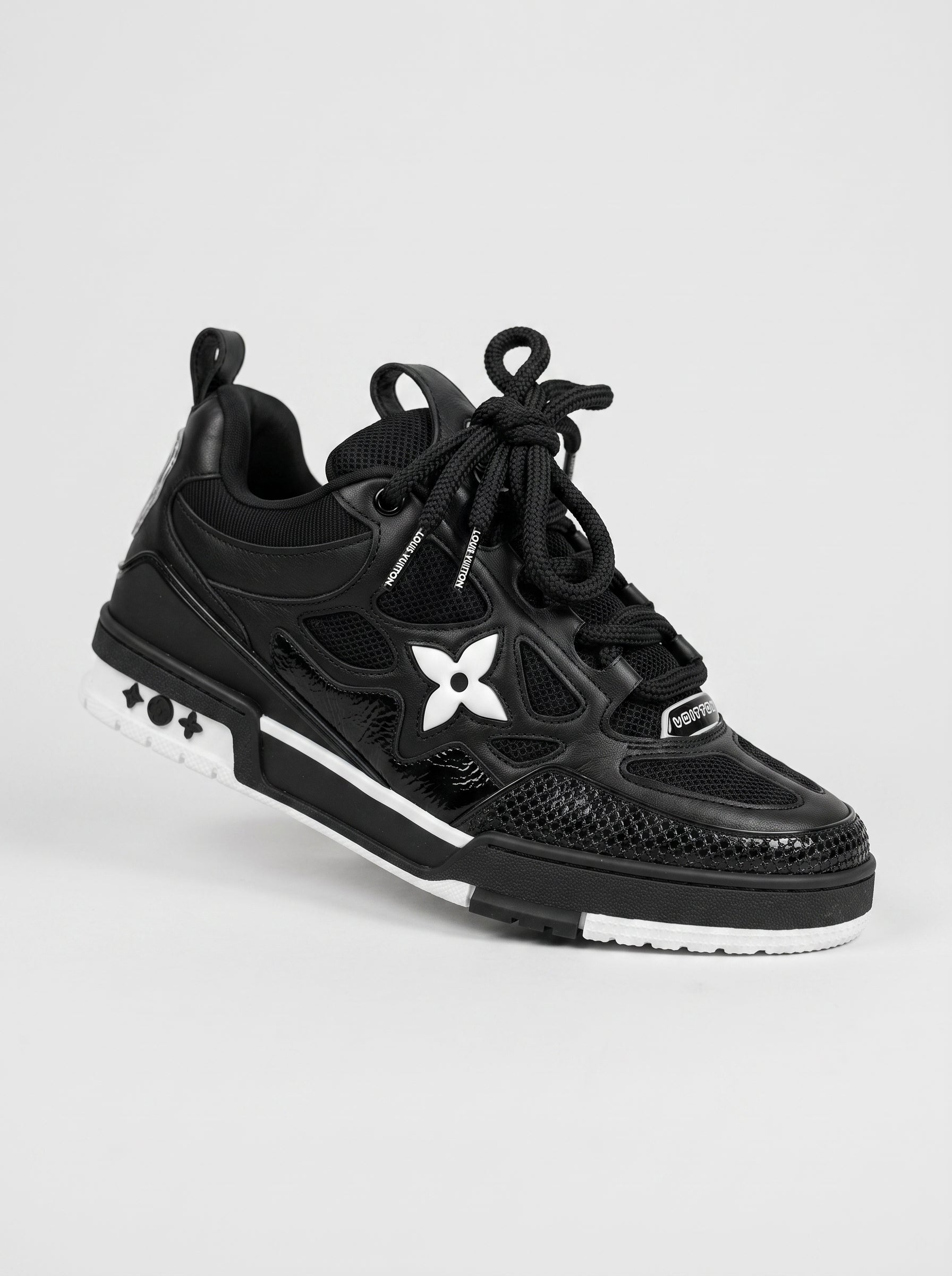 Tênis LV Skate Preto e Branco
