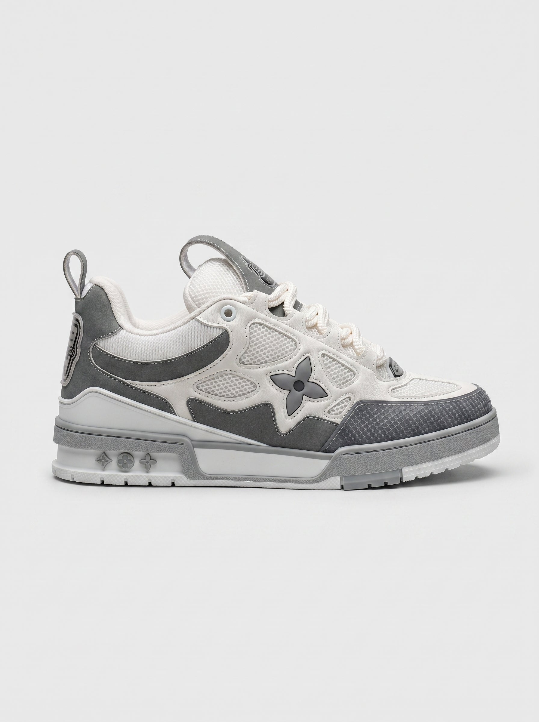 Tênis "LV" Skate Cinza e Off-White