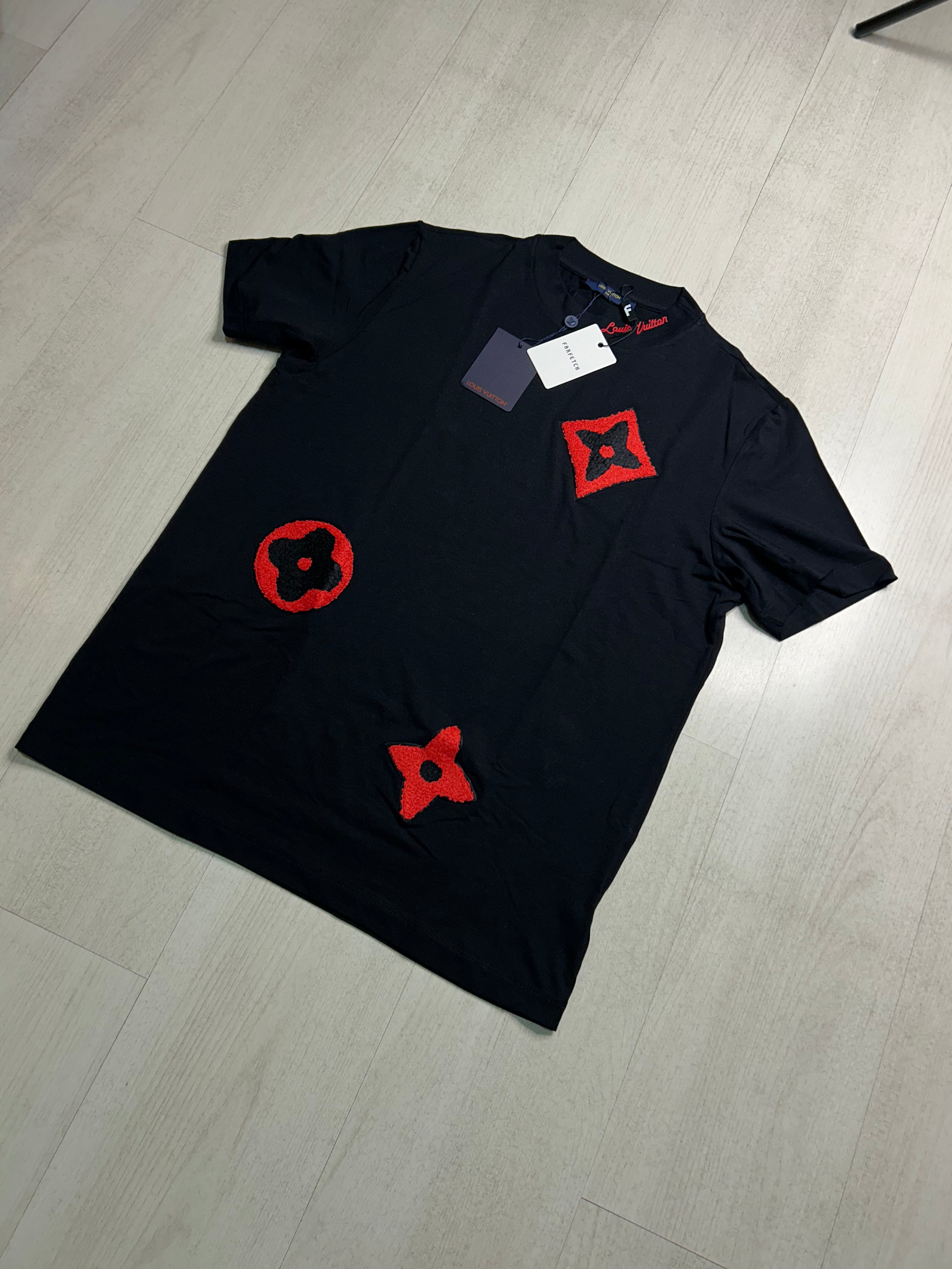 Camiseta "LV" Monograma Red