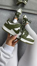 Tênis Nike Dunk Low Verde Musgo