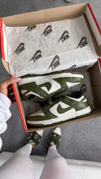 Tênis Nike Dunk Low Verde Musgo