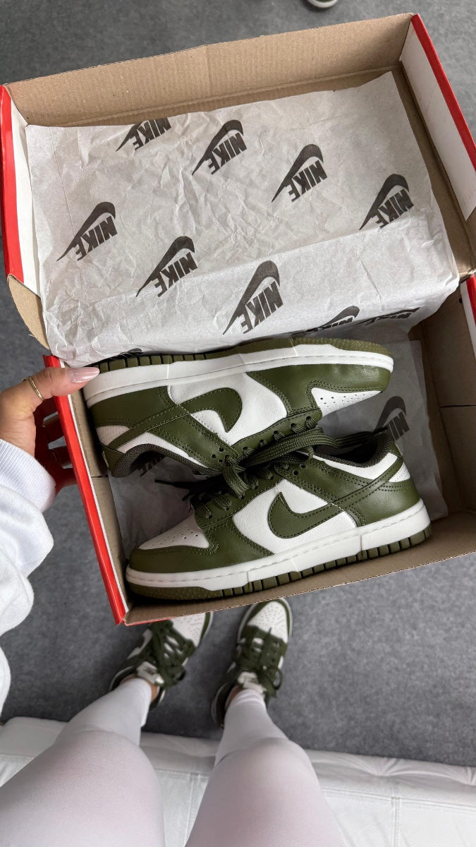 Tênis Nike Dunk Low Verde Musgo