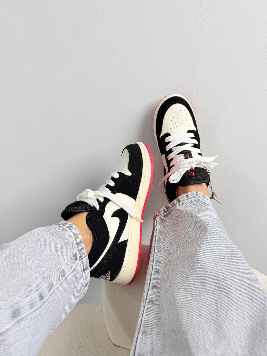 Tênis Nike Jordan Low 23