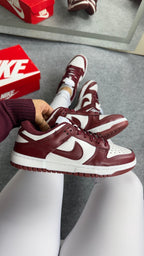 Tênis Nike Dunk Low Bordo
