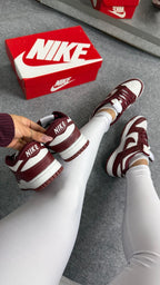 Tênis Nike Dunk Low Bordo