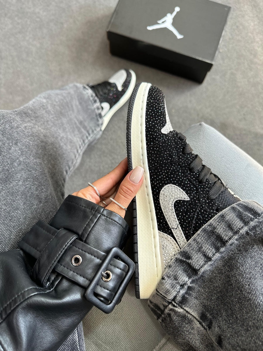 Tênis Nike Air Jordan 1 Low Preto Brilho