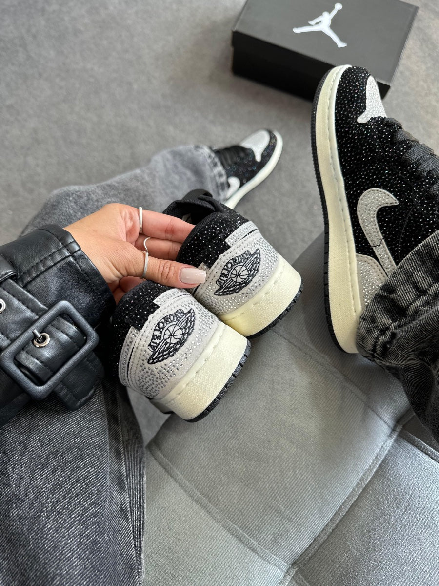 Tênis Nike Air Jordan 1 Low Preto Brilho