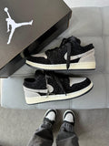 Tênis Nike Air Jordan 1 Low Preto Brilho