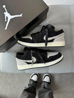 Tênis Nike Air Jordan 1 Low Preto Brilho