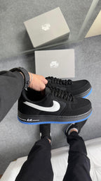 Tênis Nike Air Force 1 Preto e Azul
