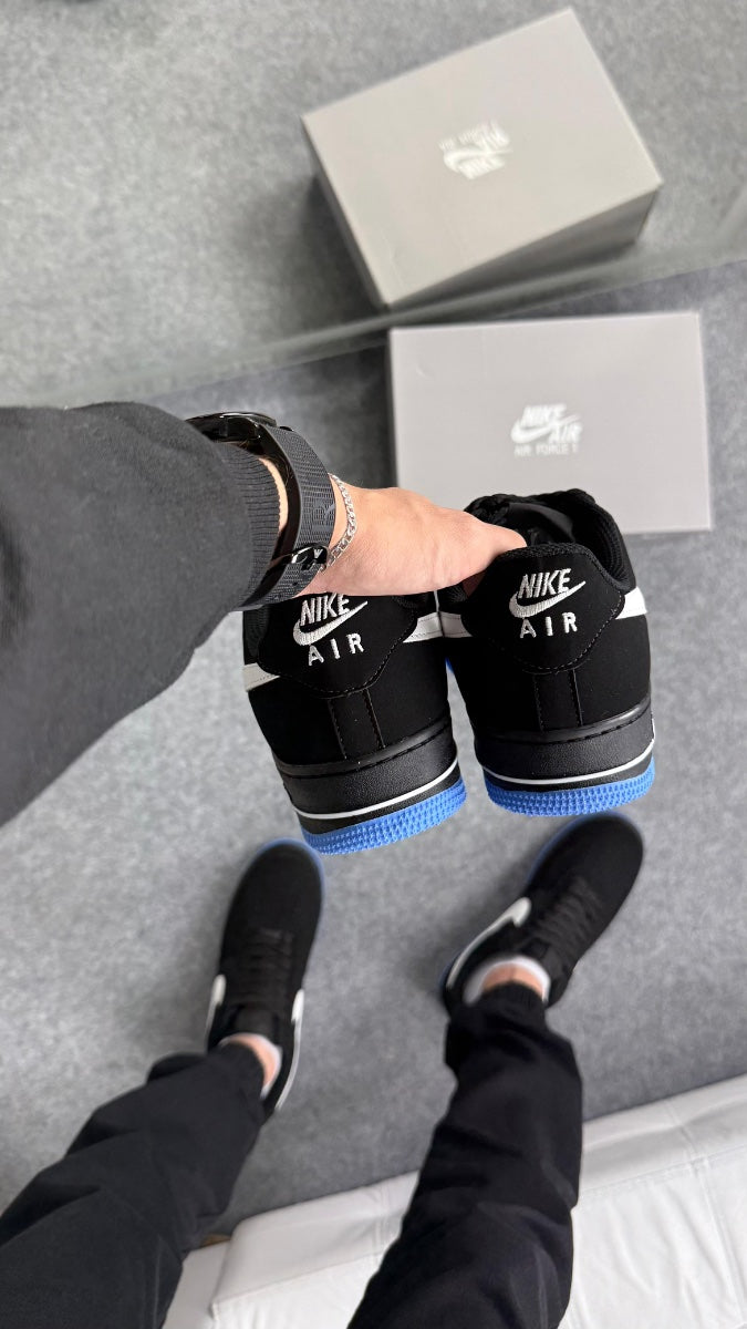 Tênis Nike Air Force 1 Preto e Azul