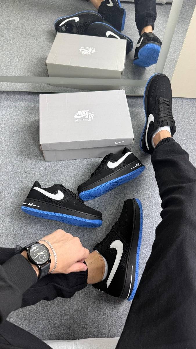Tênis Nike Air Force 1 Preto e Azul