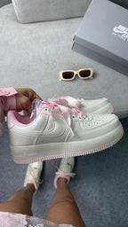 Tênis Nike Air Force 1 Rosa Metalico