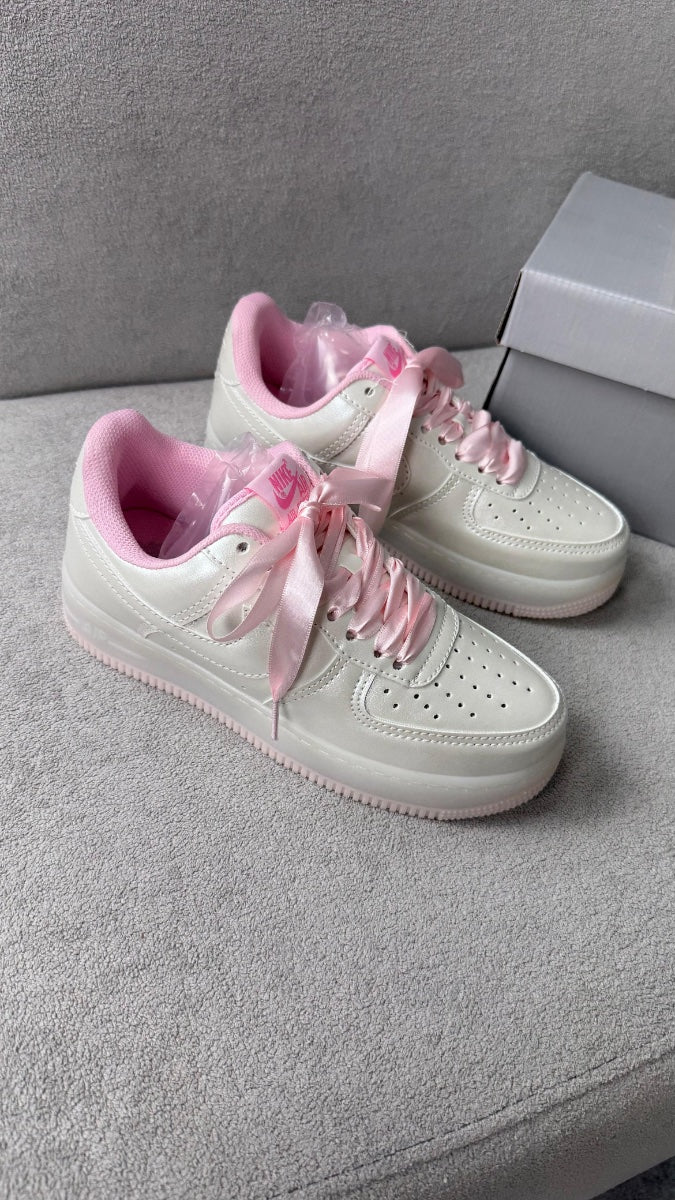 Tênis Nike Air Force 1 Rosa Metalico